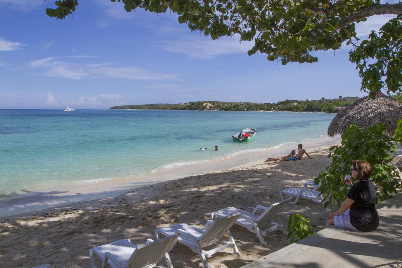 Paradise Island Beach Resort Punta Rucia Luaran gambar